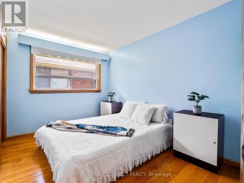 145 Cass Avenue, Toronto (Tam O'Shanter-Sullivan), ON - Indoor Photo Showing Bedroom