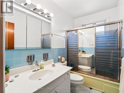 145 Cass Avenue, Toronto (Tam O'Shanter-Sullivan), ON - Indoor Photo Showing Bathroom