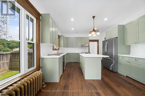 39 Barker Street, Prince Edward County (Picton), ON - Indoor Photo Showing Kitchen With Stainless Steel Kitchen With Upgraded Kitchen