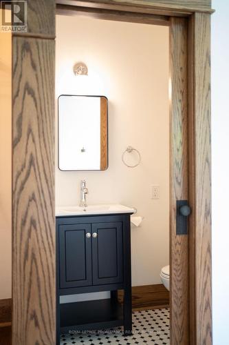 39 Barker Street, Prince Edward County (Picton), ON - Indoor Photo Showing Bathroom