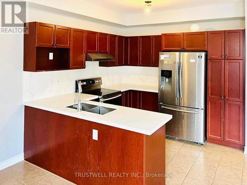 71 Tomabrook Crescent, Brampton (Sandringham-Wellington), ON - Indoor Photo Showing Kitchen With Double Sink