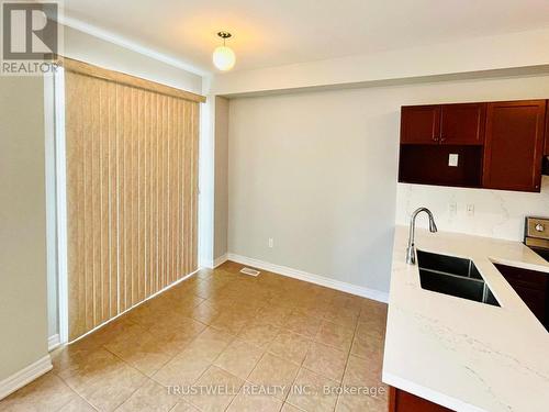 71 Tomabrook Crescent, Brampton (Sandringham-Wellington), ON - Indoor Photo Showing Kitchen With Double Sink