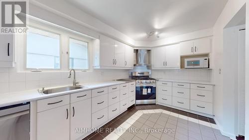 504 Fenwick Place, Burlington, ON - Indoor Photo Showing Kitchen