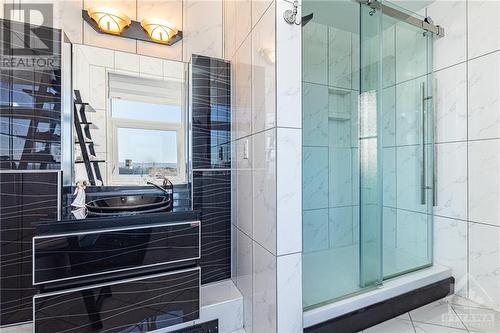 131 Wurtemburg Street Unit#Ph1, Ottawa, ON - Indoor Photo Showing Bathroom