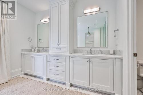 993 Albertson Crescent, Mississauga, ON - Indoor Photo Showing Bathroom