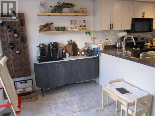 1502 Harwood Drive, Milton (Clarke), ON - Indoor Photo Showing Kitchen With Double Sink