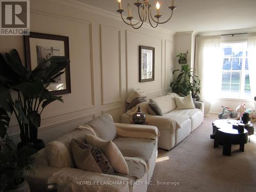 1502 Harwood Drive, Milton (Clarke), ON - Indoor Photo Showing Living Room