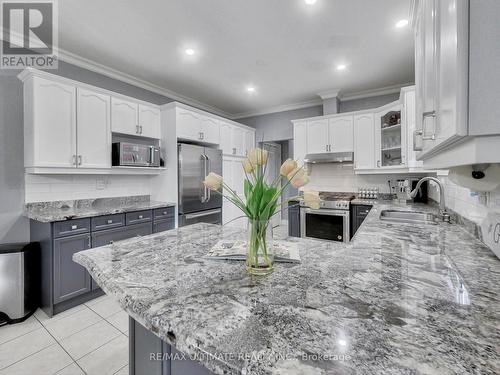 436 Gilbert Avenue, Toronto (Caledonia-Fairbank), ON - Indoor Photo Showing Kitchen With Upgraded Kitchen