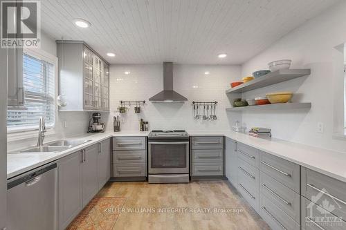 887 Notre Dame Street, Prescott And Russell, ON - Indoor Photo Showing Kitchen With Double Sink With Upgraded Kitchen