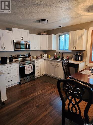 300 Centre Street, Middle Lake, SK - Indoor Photo Showing Kitchen