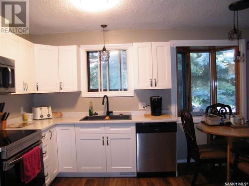 300 Centre Street, Middle Lake, SK - Indoor Photo Showing Kitchen