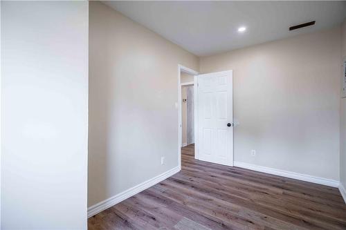 127 Robins Avenue, Hamilton, ON - Indoor Photo Showing Other Room