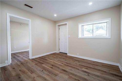 127 Robins Avenue, Hamilton, ON - Indoor Photo Showing Other Room