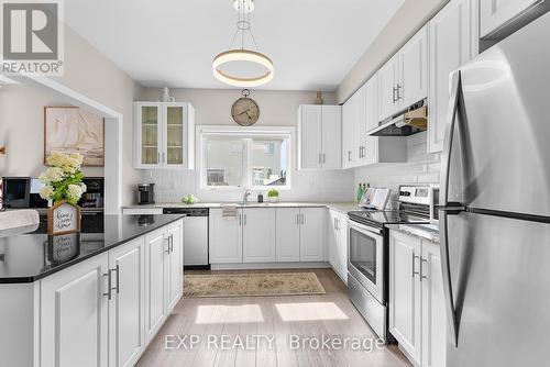 346 Concession 3 Road, Niagara-On-The-Lake, ON - Indoor Photo Showing Kitchen With Upgraded Kitchen