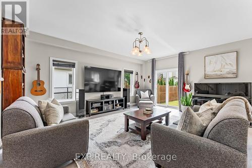 346 Concession 3 Road, Niagara-On-The-Lake, ON - Indoor Photo Showing Living Room