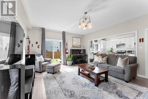 346 Concession 3 Road, Niagara-On-The-Lake, ON - Indoor Photo Showing Living Room