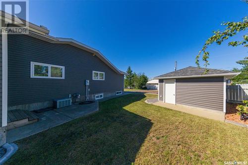 5002 Mirror Drive, Macklin, SK - Outdoor With Exterior