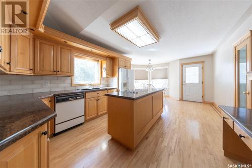 5002 Mirror Drive, Macklin, SK - Indoor Photo Showing Kitchen With Double Sink