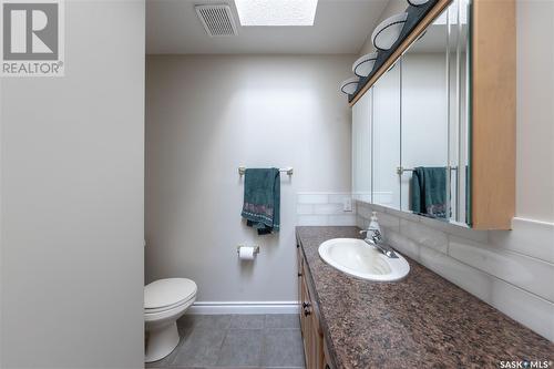 5002 Mirror Drive, Macklin, SK - Indoor Photo Showing Bathroom