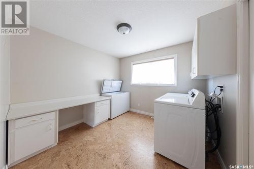 5002 Mirror Drive, Macklin, SK - Indoor Photo Showing Laundry Room