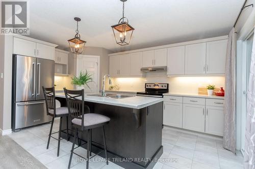 399 Beamish Street, Central Elgin (Port Stanley), ON - Indoor Photo Showing Kitchen With Upgraded Kitchen