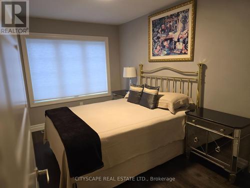 8662 Chickory Trail, Niagara Falls, ON - Indoor Photo Showing Bedroom