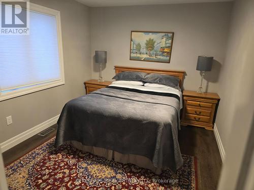 8662 Chickory Trail, Niagara Falls, ON - Indoor Photo Showing Bedroom