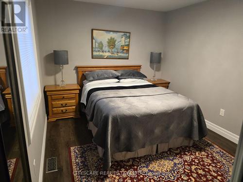 8662 Chickory Trail, Niagara Falls, ON - Indoor Photo Showing Bedroom