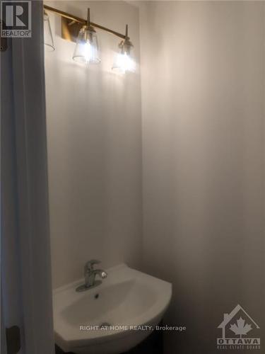 22 Margaret Graham Terrace, Smiths Falls, ON - Indoor Photo Showing Bathroom