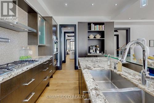 5 Pembury Avenue, Toronto (Bridle Path-Sunnybrook-York Mills), ON - Indoor Photo Showing Kitchen With Double Sink With Upgraded Kitchen