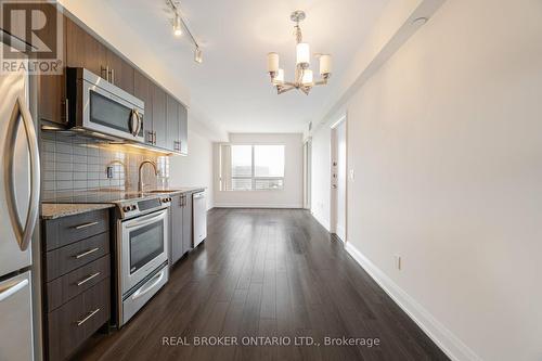 703 - 18 Graydon Hall Drive, Toronto (Parkwoods-Donalda), ON - Indoor Photo Showing Kitchen With Stainless Steel Kitchen With Upgraded Kitchen