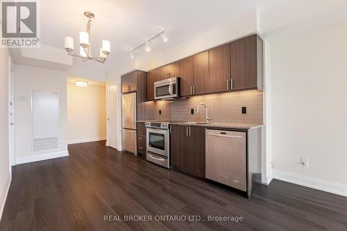 703 - 18 Graydon Hall Drive, Toronto (Parkwoods-Donalda), ON - Indoor Photo Showing Kitchen With Stainless Steel Kitchen