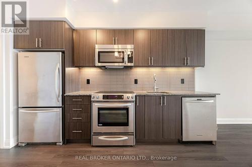 703 - 18 Graydon Hall Drive, Toronto (Parkwoods-Donalda), ON - Indoor Photo Showing Kitchen With Stainless Steel Kitchen With Upgraded Kitchen