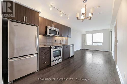 703 - 18 Graydon Hall Drive, Toronto (Parkwoods-Donalda), ON - Indoor Photo Showing Kitchen With Stainless Steel Kitchen With Upgraded Kitchen