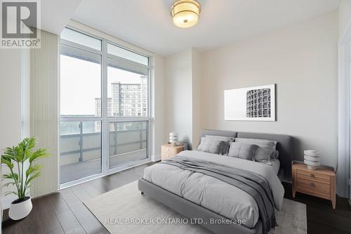 703 - 18 Graydon Hall Drive, Toronto (Parkwoods-Donalda), ON - Indoor Photo Showing Bedroom