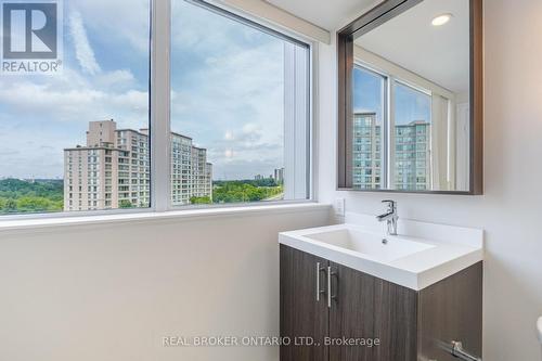 703 - 18 Graydon Hall Drive, Toronto (Parkwoods-Donalda), ON - Indoor Photo Showing Bathroom