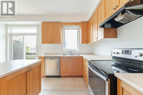 69 - 7222 Triumph Lane, Mississauga (Lisgar), ON - Indoor Photo Showing Kitchen With Double Sink