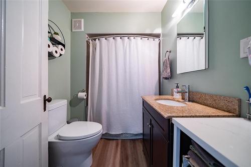 117 1St Street Sw, Carman, MB - Indoor Photo Showing Bathroom