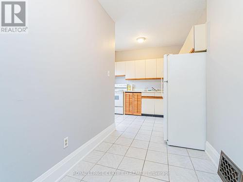 44 Joseph Street, Brampton (Downtown Brampton), ON - Indoor Photo Showing Kitchen