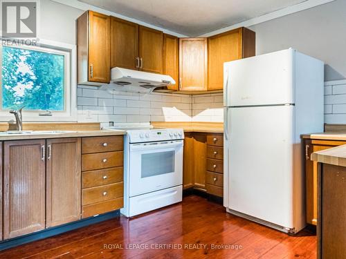 44 Joseph Street, Brampton (Downtown Brampton), ON - Indoor Photo Showing Kitchen