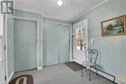 401 County Rd 2 Road, Cardinal, ON - Indoor Photo Showing Other Room