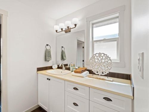 3029 Visao Court, Kamloops, BC - Indoor Photo Showing Bathroom