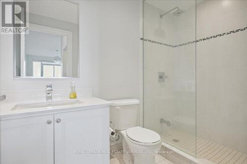 407 - 2480 Prince Michael Drive, Oakville (Iroquois Ridge North), ON - Indoor Photo Showing Bathroom