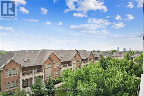 407 - 2480 Prince Michael Drive, Oakville (Iroquois Ridge North), ON - Outdoor