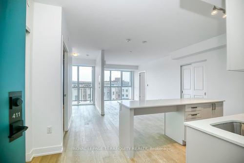 411-1063 Douglas Mccurdy Cmn, Mississauga, ON - Indoor Photo Showing Kitchen