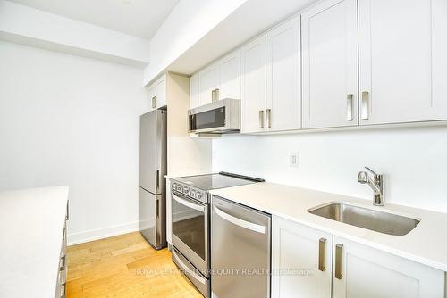 411-1063 Douglas Mccurdy Cmn, Mississauga, ON - Indoor Photo Showing Kitchen