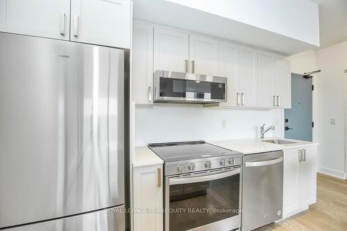 411-1063 Douglas Mccurdy Cmn, Mississauga, ON - Indoor Photo Showing Kitchen