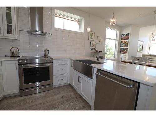 28 - 1000 Northstar Drive, Kimberley, BC - Indoor Photo Showing Kitchen With Upgraded Kitchen