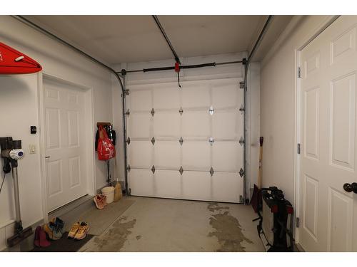 28 - 1000 Northstar Drive, Kimberley, BC - Indoor Photo Showing Garage