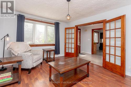 6 Rutherford Avenue E, Aylmer (Ay), ON - Indoor Photo Showing Living Room